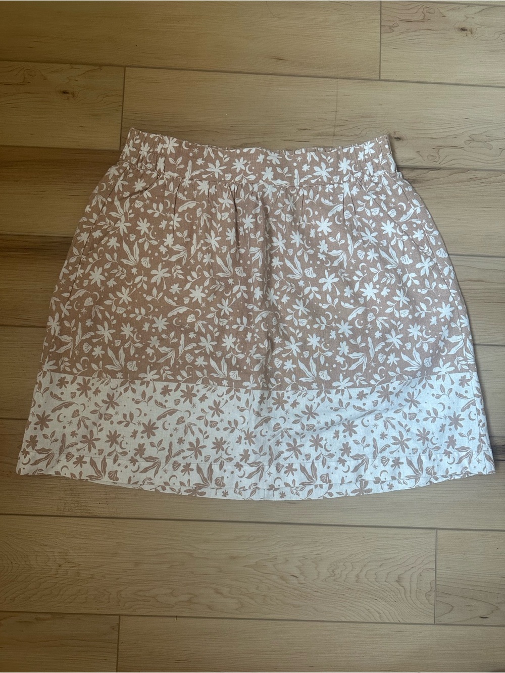 LOFT Linen Two-Tone Floral Mini Skirt - Cream and White